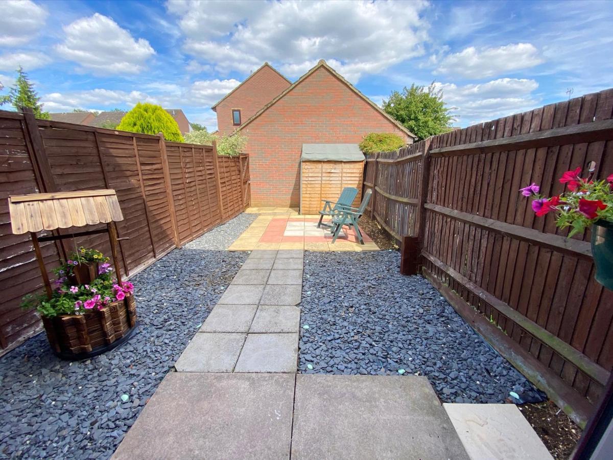 2 Bedroom Private House Near Bedford Town And Train Station ベドフォード エクステリア 写真